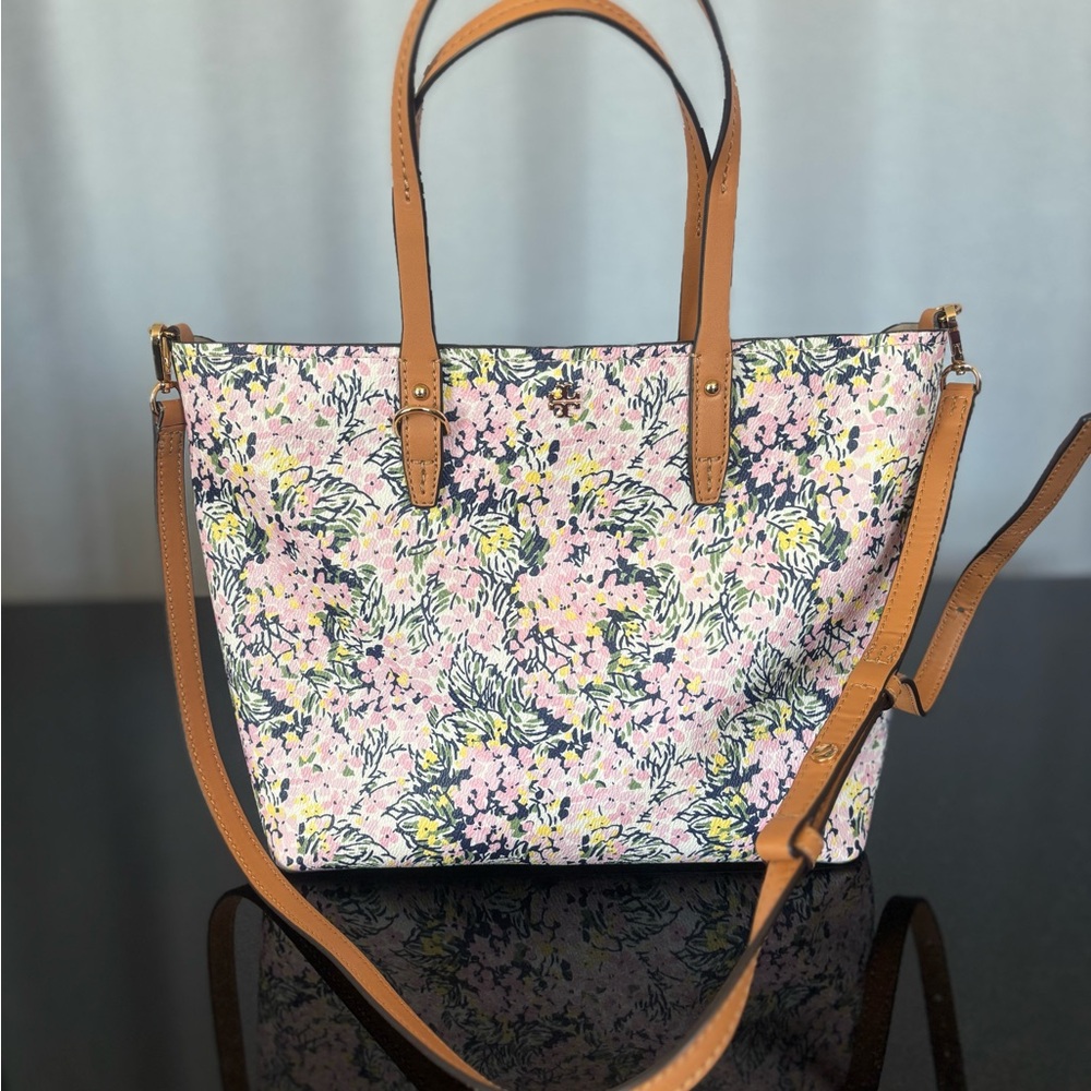 Authentic Tory Burch Kerrington flower field  small zip tote w/detachable strap